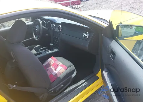 2005 Ford Mustang Gt Deluxe/Gt Premium из США, поврежденный, VIN 1ZVFT82H655186122